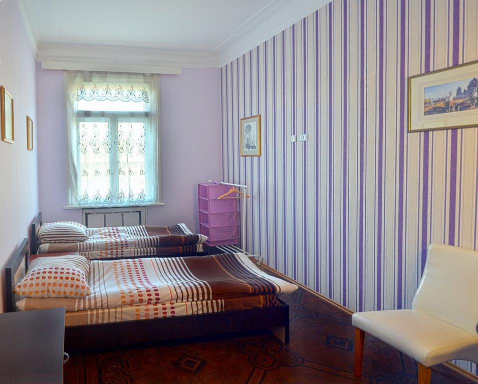 Griboedov Hostel & Suites Τυφλίδα Δωμάτιο φωτογραφία