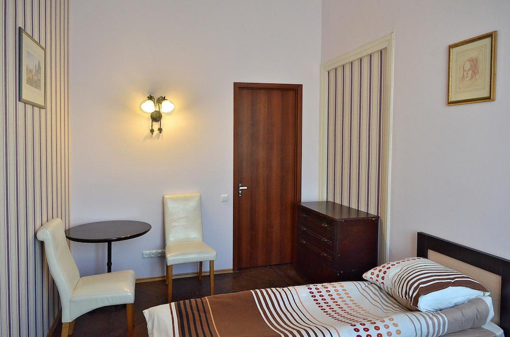 Griboedov Hostel & Suites Τυφλίδα Εξωτερικό φωτογραφία