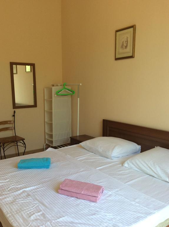 Griboedov Hostel & Suites Τυφλίδα Εξωτερικό φωτογραφία