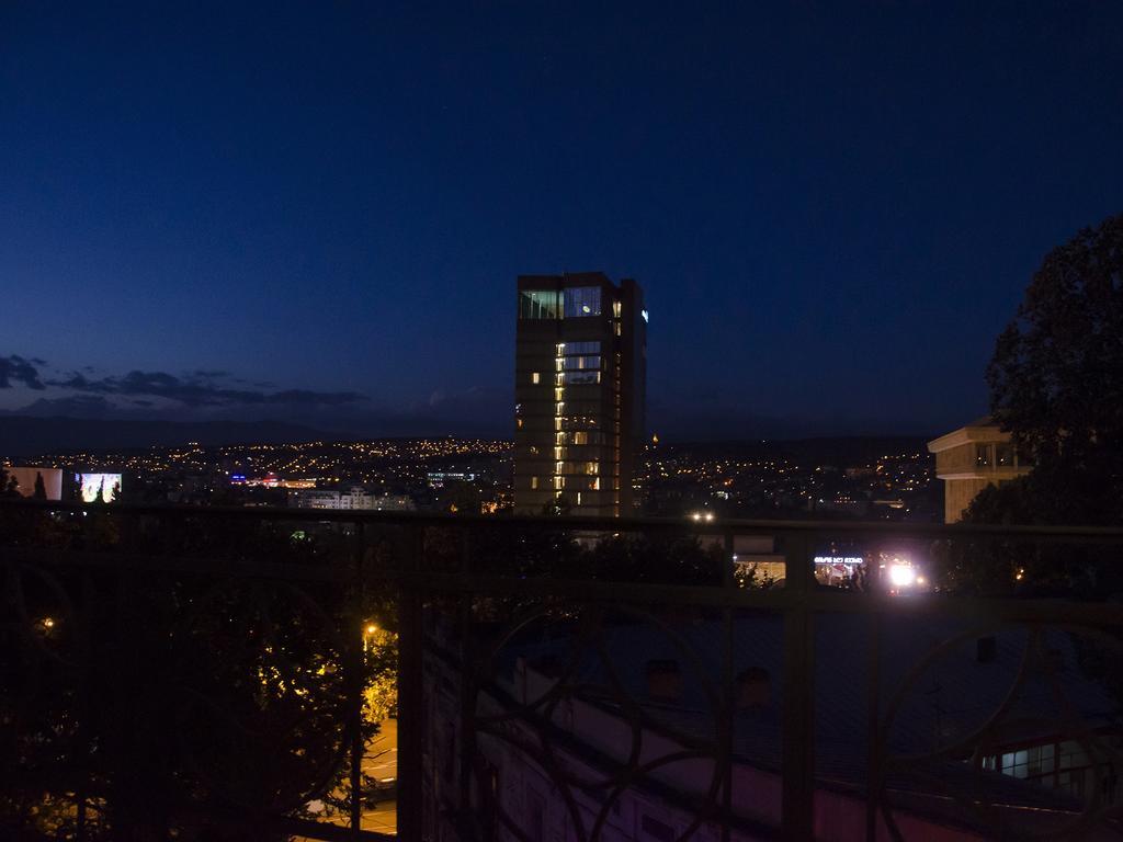 Griboedov Hostel & Suites Τυφλίδα Εξωτερικό φωτογραφία