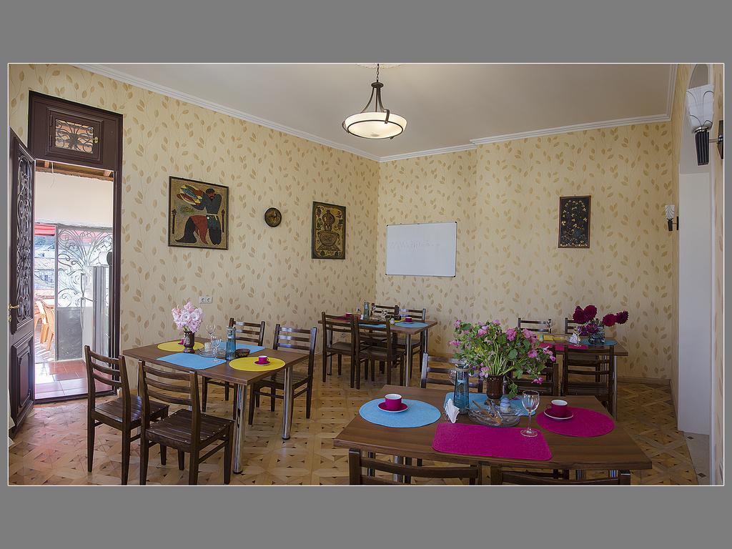 Griboedov Hostel & Suites Τυφλίδα Εξωτερικό φωτογραφία