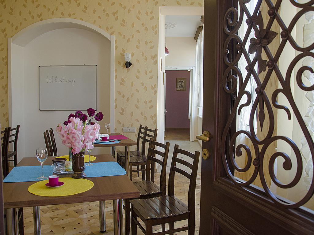 Griboedov Hostel & Suites Τυφλίδα Εξωτερικό φωτογραφία