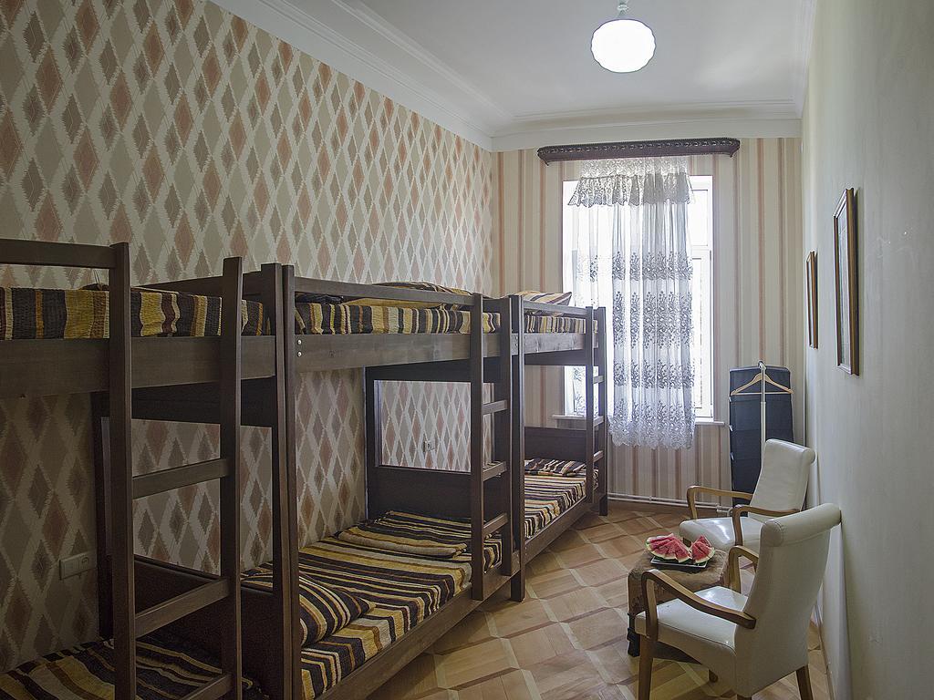 Griboedov Hostel & Suites Τυφλίδα Εξωτερικό φωτογραφία