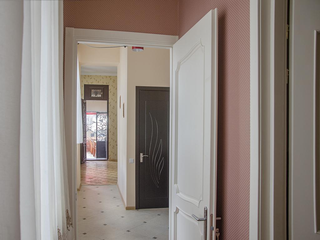 Griboedov Hostel & Suites Τυφλίδα Εξωτερικό φωτογραφία