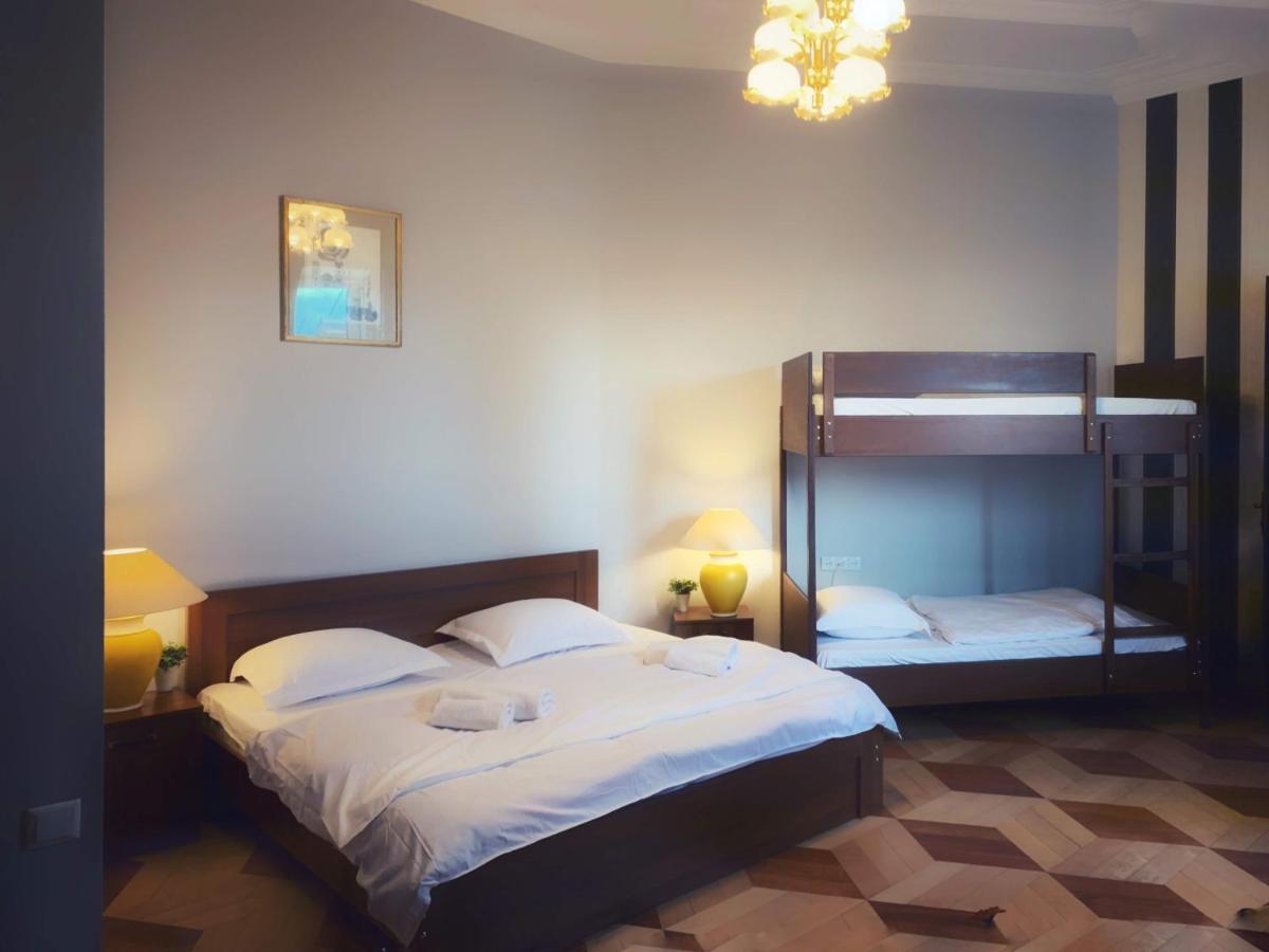 Griboedov Hostel & Suites Τυφλίδα Εξωτερικό φωτογραφία