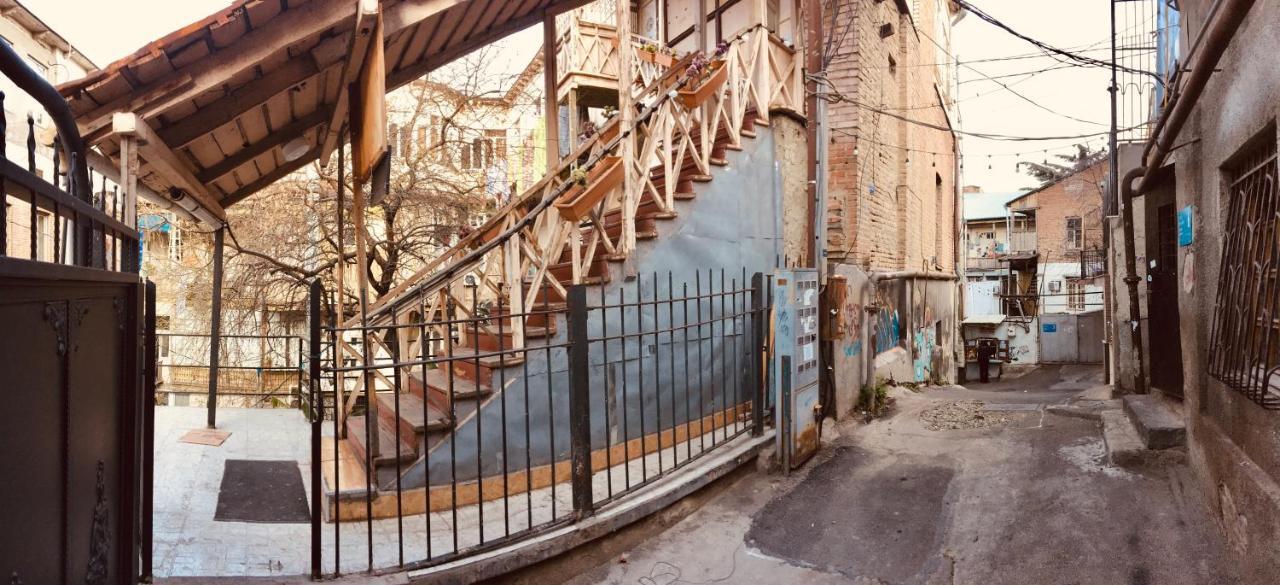 Griboedov Hostel & Suites Τυφλίδα Εξωτερικό φωτογραφία